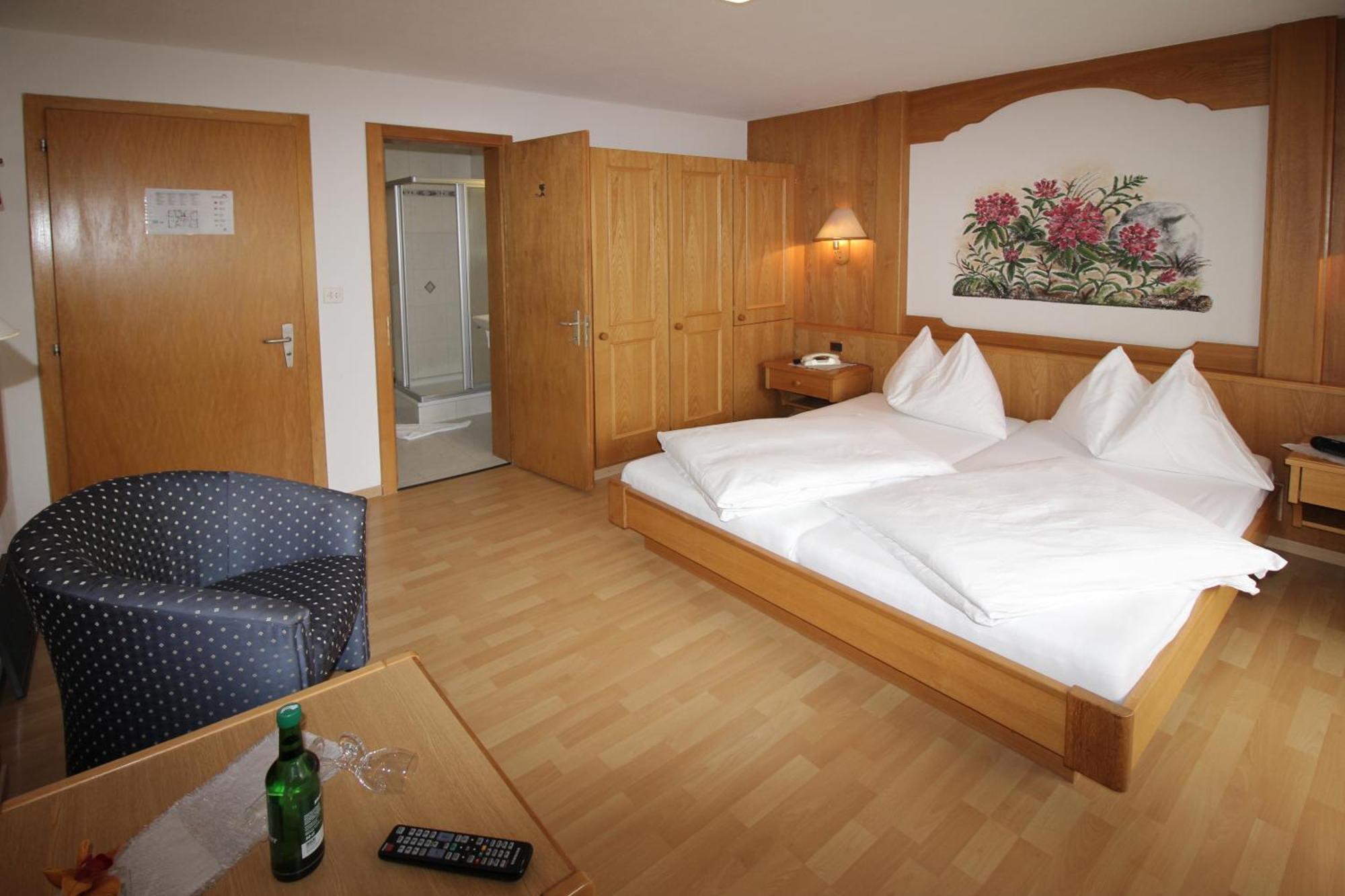 Hotel Restaurant Mattmarkblick Saas-Almagell ภายนอก รูปภาพ