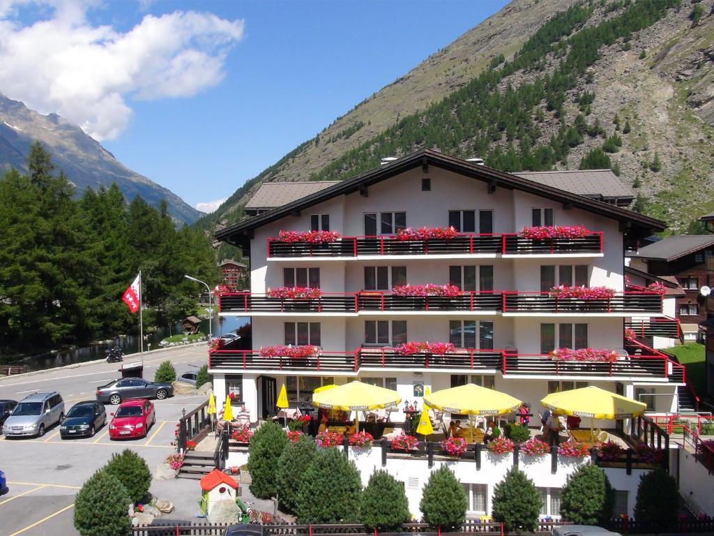 Hotel Restaurant Mattmarkblick Saas-Almagell ภายนอก รูปภาพ